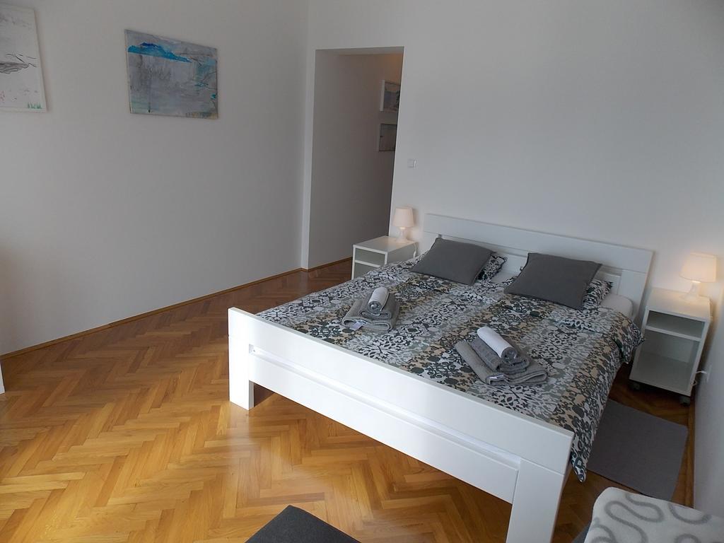 Apartment Ellalinda Опатія Екстер'єр фото